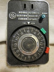 Vintage GE Home Sentry Timer, model # 8133, automatic variable electrical timer