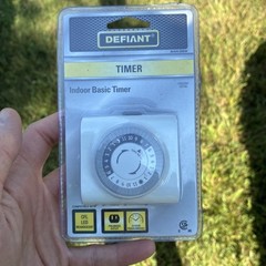 Defiant Indoor Basic Timer 24-Hour Programmable Plug Model 544 068 New