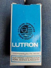 Lutron 600W Rotary Dimmer Push On/Off Single-Pole White D-600P-WH
