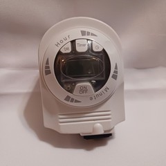 7-Day Programmable Digital Timer Indoor Plug-in 1 Outlet Model EM0101.