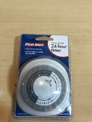NEW First Alert 24H Timer TM220 with 1 Hour Intervals #F78