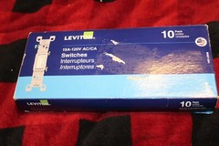 Leviton Switches 15A-120V AC/CA Light Switches 10-pack 1451-2WM (B111)
