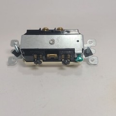 New Leviton Combination Two Switches 15A 120/277V AC/CA (Ivory) No. 5224-2IS