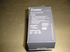 NEW Tork 2001 Photocontrol 1/2″ Conduit Flush 180 Degree Swivel Dusk Dawn 120Vac