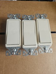 Lot Of 3 EATON Wiring 7503LA 15A 120V 3-Way Deco Switch, Light Almond *Read Desc