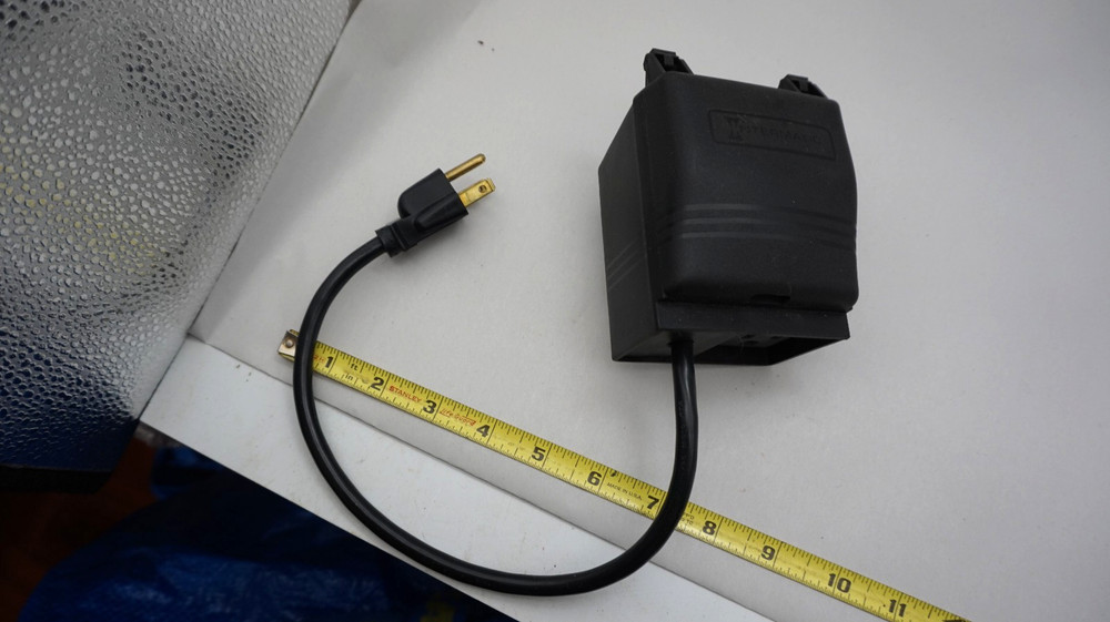 Intermatic OUTDOOR TIMER w/Weatherproof Cover Model: HB35R, 10 Amps, Auto Timer