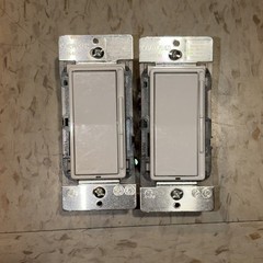 Leviton Decora 600W Single-Pole/3-Way Universal Rocker Slide Dimmer DSL06 2