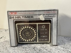 Vintage KMC Push Button Programmable 24 Hour Timer Automatic Cord Type NOS New