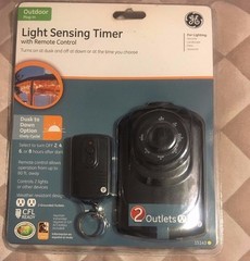 GE LIGHT SENSING TIMER WITH REMOTE 15143 2 OUTLETS
