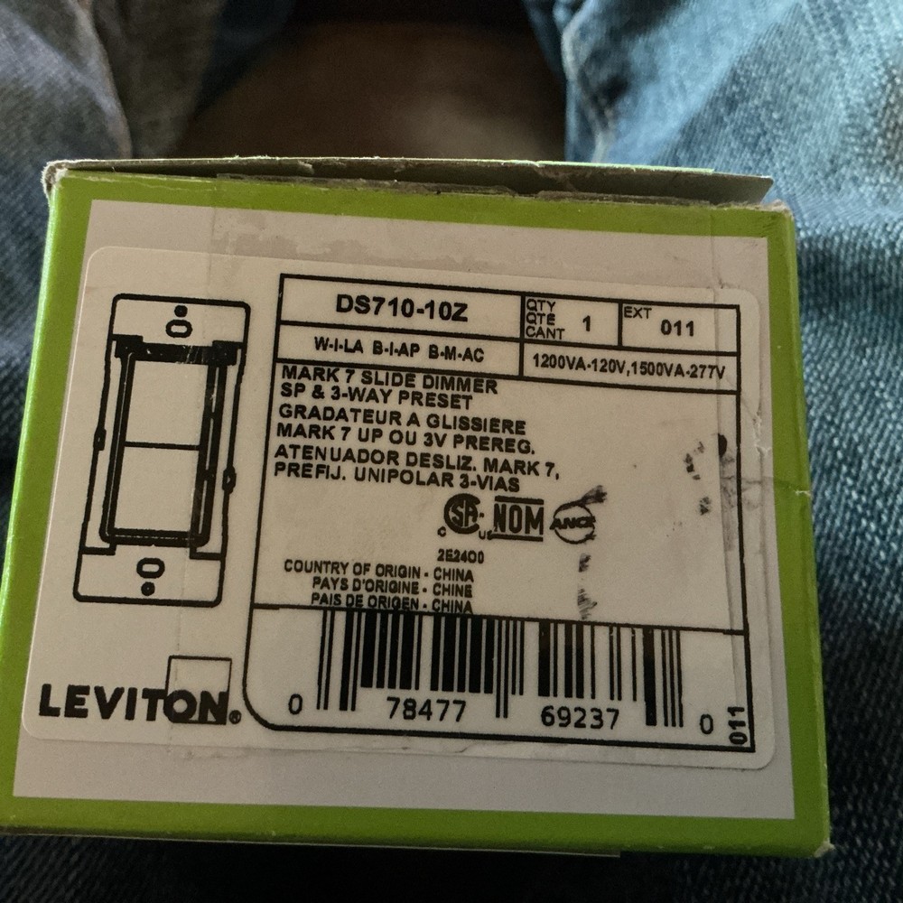 Leviton Decora White Thermoplastic/Metal 1200W 1/3-Pole Full Range Rocker OBO