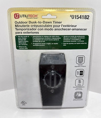 Utilitech Dusk to Dawn Outdoor Timer #0154182 Plug In Light Control Switch New
