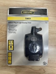Defiant 15 Amp Outdoor Plug-In Dusk to Dawn Countdown Timer with Grounded Outlet