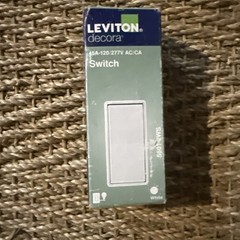 Leviton decora 5601-2WS 15A-120/277V AC/CA Switch (1-Pack) White