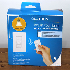 Lutron CASETA Wireless In-Wall Dimmer w/ PICO Remote – White (P-PKG1W-WH) NIOB!