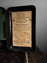 Antique/Vintage Montgomery Wards Electric Clock Light Control On/Off Light Timer