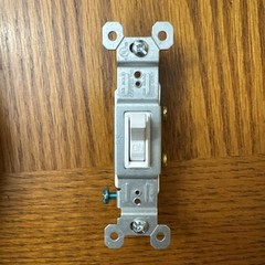 Pass and Seymour White RESIDENTIAL Toggle Wall Light Switch 15A 120V Bulk 660-WG