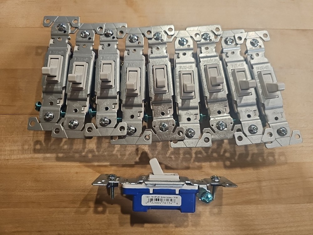 10 Eaton White Quiet Toggle Wall Light Switches Single Pole 15A 120V 1301-7W