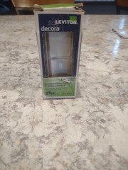 Leviton Combination 3 Way Switch Decora Single-Pole White 15Amp 120/277V 5641-WS