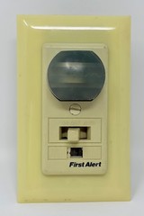 Vintage First Alert PIR730 Photoelectric Body Heat Sensor Wall Switch Auto