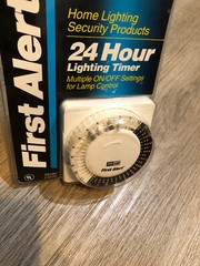 First Alert 24 Hour Lighting Timer Model LS220 Home Security Prevention