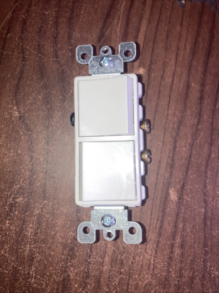 Leviton Illuminated Rocker Single-Pole AC Quiet Switch LED 15 Amp 120/277V