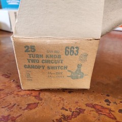 25 Leviton Turn Knob Two Circuit Canopy Switch USA vintage 6A 125V 663 san 002