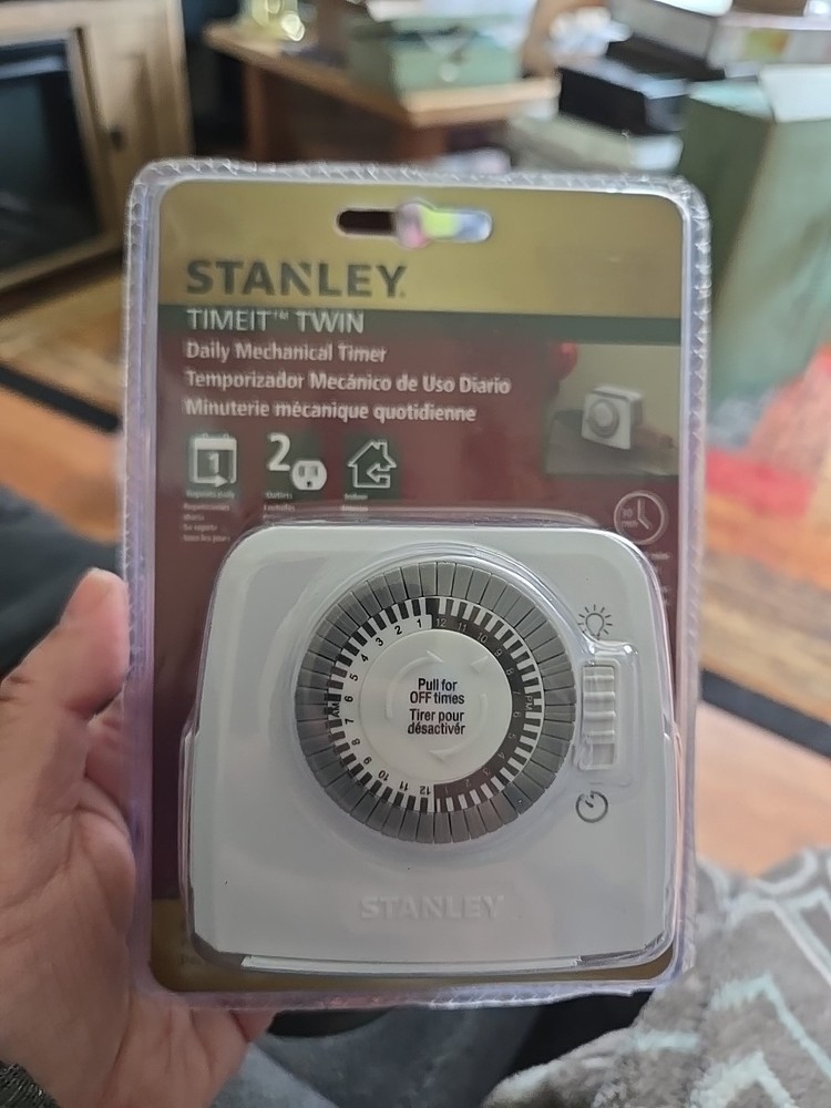 Stanley TIMEIT TWIN 2 Outlet Daily Mechanical Timer TM425 BRAND NEW