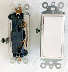 Leviton 5601-2WM 15Amp 120/277V Decora Rocker Single Pole Quiet Switch 8 in Box