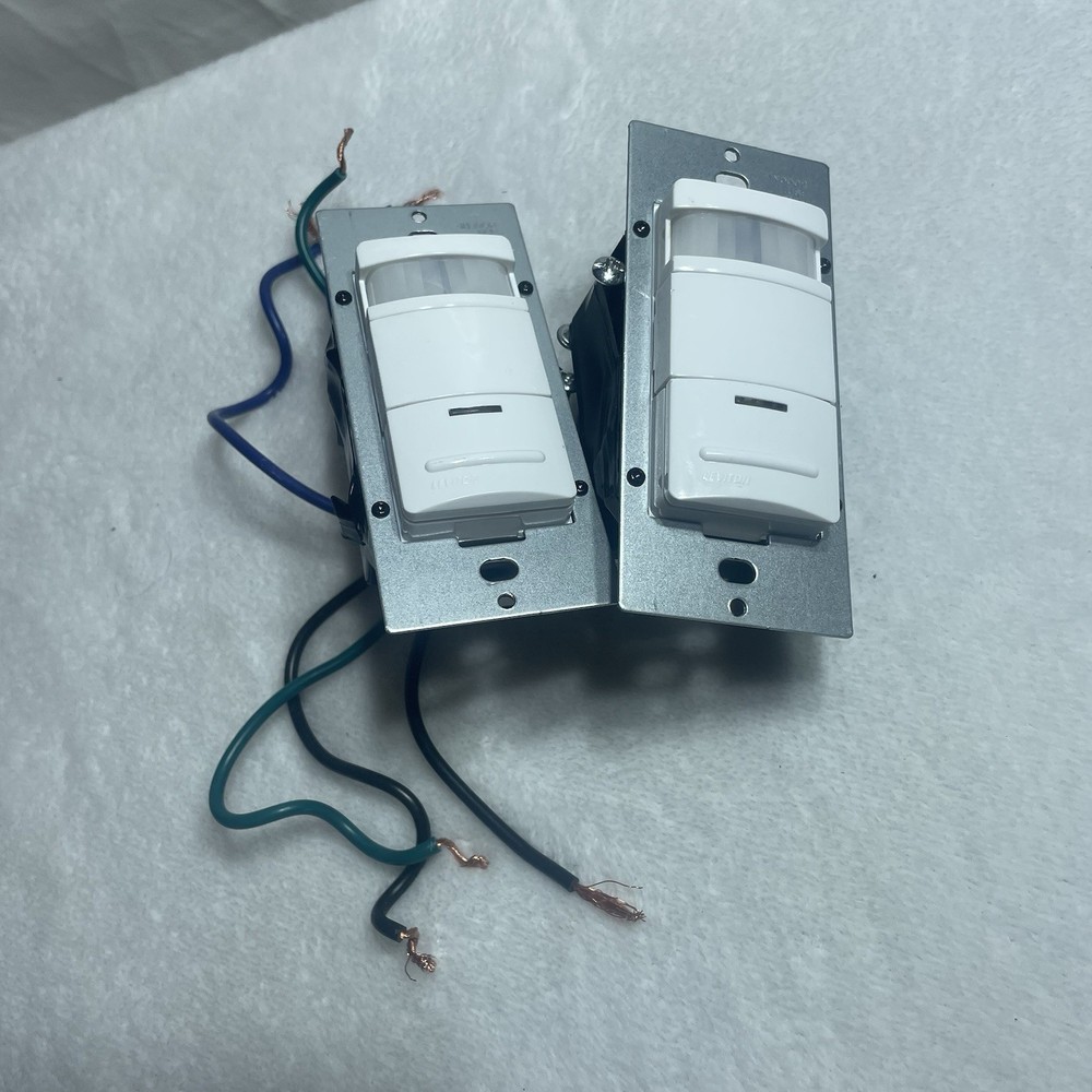 Leviton [ODS10-IDE Decor a] 120/277V Wall Occupancy Sensor White [Lot=2]