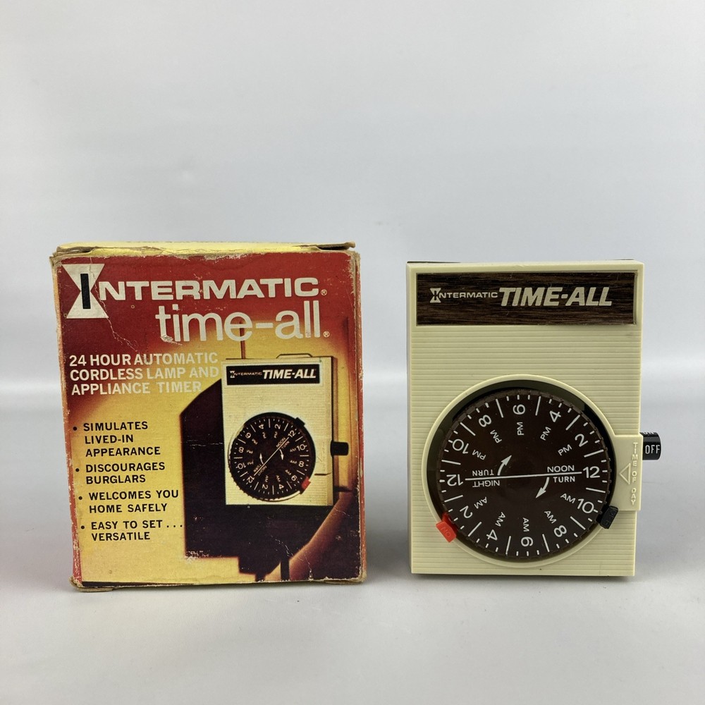 Vintage Intermatic Time-All 24-hour Auto Lamp & Appliance Timer Model D111