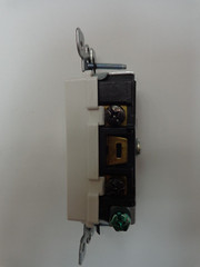 Leviton 5634-W 15 Amp 120/277 Decora Single-Pole AC Combination Switch