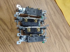 Leviton 15A-120V AC/CA