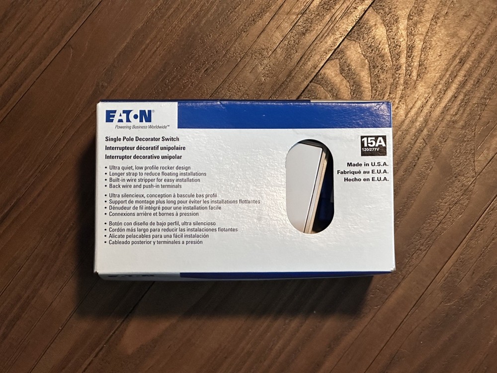10 Pack EATON 15 AMP Single Pole Decorator Switch -WHITE- #7501W-10-LW