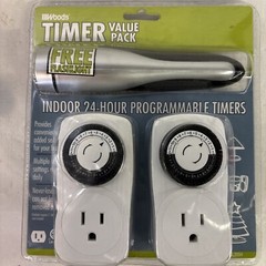 IIIWoods Convenient Indoor 24-Hour Programmable Timer Value Pack with Flashlight