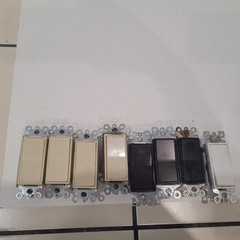 UND Lab Inc 15 A Rocker Switch – 15A 120-277 VAC – almond brown black white