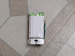 Lutron MRF2S-8S-DV-WH Maestro Wireless VIVE RF Switch – White