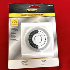 New Indoor Timer Switch with 2-Grounded Outlets 15 amp Defiant Model 458 431
