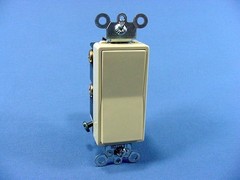 Leviton Ivory COMMERCIAL 4-Way Decora Rocker Wall Light Switch 15A Bulk 5694-2I