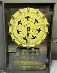 INTERMATIC T7401B Seven Day Time Clock Switch 4-Pole Single Throw 40 AMP 120V