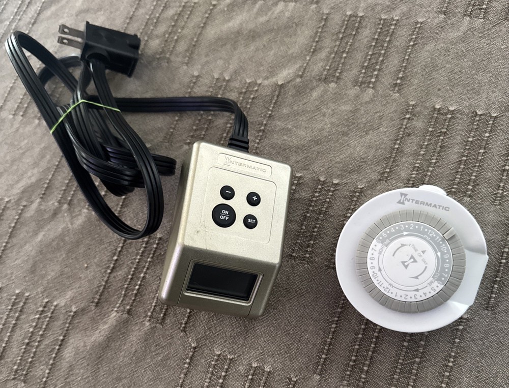 24HR Intermatic TB121 Digital Programmable Tabletop Lamp Appliance Timer + TN300