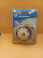 GE Random Vacation 7 Day Timer GE5111N-71M Security System new.