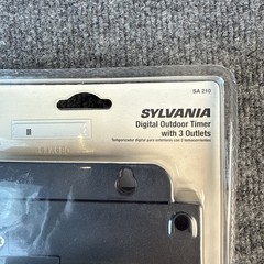 NEW Sylvania Digital Outdoor Security Timer 3 Outlets 15 Amps FREE PRIORITY SHIP