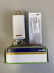 Leviton 5631-2W 20-Amp 120-Volt Decora Plus Rocker Lighted Handle, Illuminated