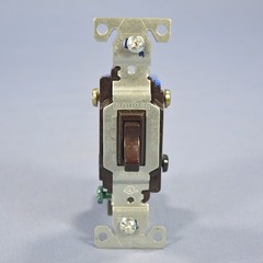 Cooper 1303-7B Brown Toggle Wall Light Switch 3-Way 15A 120V Bulk NEWSTYLE