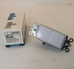 Leviton Decora White 3-Way Rocker Switch 5603-2W 15A 120/277 V AC