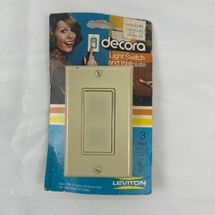 Leviton Decora Vintage 3-Way Light Switch and Wallplate Ivory 802-5673-W NOS 70s