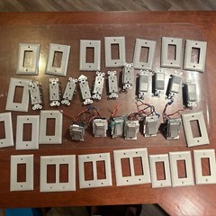 Lot DVCL-153P Lutron Dimmers, Pass & Seymour Switches, Receptables, Plates GRAY