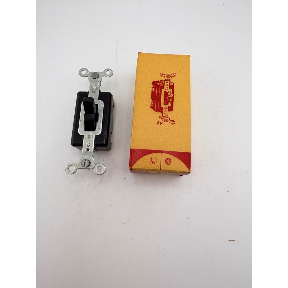 Vintage Circle F No-Klik 3-Way Quiet Switch 3403 Brown Bakelite15A 120V-277V NOS