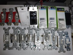 LOT OF 18 110V ELECTRICAL SWITCHES, MOTION SENSOR/DIMMER AND ON OFF ETC.