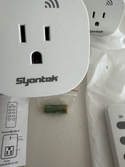 Syantek (3-1) Remote Control Outlet Wireless BHC1801-3